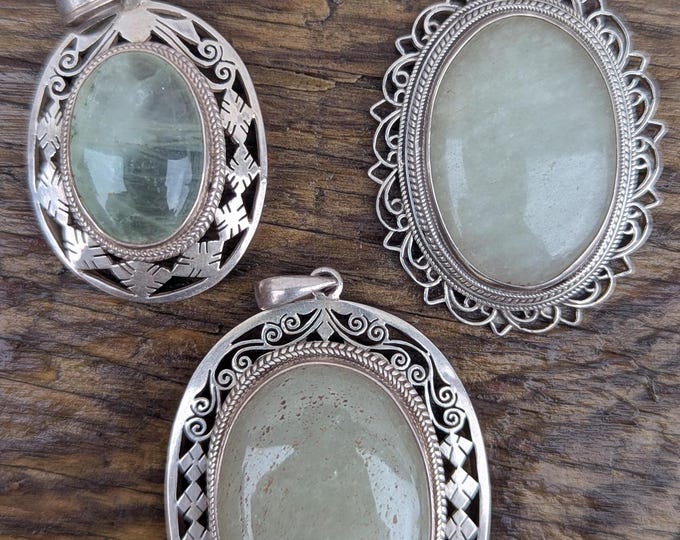 Vintage white brass with jade gemstone pendants (p7-049)