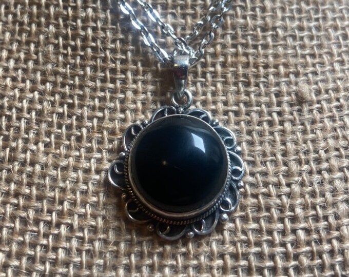 P3/38 - Natural Black Onyx Gemstone of Silver Pendant (T12-038)