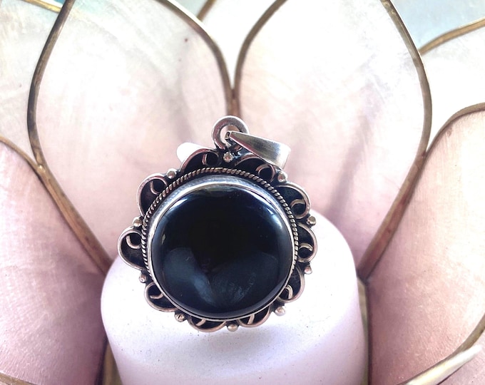 P3/37 - Natural Black Onyx Gemstone of Silver Pendant (T12-037)