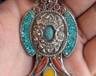 Handmade Tibetan Vintage Coral and Turquoise Inlaid Pendant (p6-005)