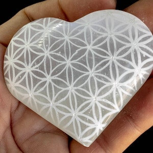 Selenite Heart Palm Stone 6 cm.  | Engraved Selenite | Crystals Charging love | Crystals Lover | Crystals Love gift
