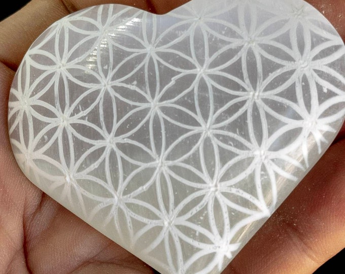 Selenite Heart Palm Stone 6 cm.  | Engraved Selenite | Crystals Charging love | Crystals Lover | Crystals Love gift