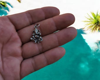 mini Ganesha pendant in 925 sterling silver, representing the Hindu god Shiva's son, Lord Ganesh, an auspicious pendant, and an elephant god