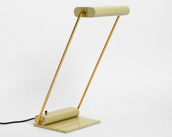 Very elegant 1980s large metal table lamp from Italy in postmodern design