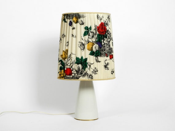 Large Elegant 1960s KPM Table Lamp in Porcelain and Pleated Silk 