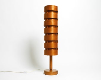 Beautiful rare 1960s pine veneer slat floor lamp by Hans Agne Jakobsson | AB Ellysett - Markaryd | Made in Sweden