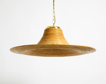 Bellissima e grande lampada a sospensione italiana anni '70 in bambù chiaro e legno | Ø 75 cm | Vivai del Sud