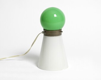 Schöne original 1960er Jahre italienische Tischlampe aus grünem und weißem Muranoglas in Kegelform