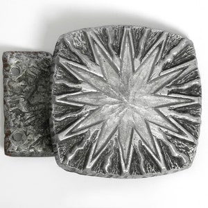 Very nice 1960s Pop Art Sunburst design cast aluminum door handle