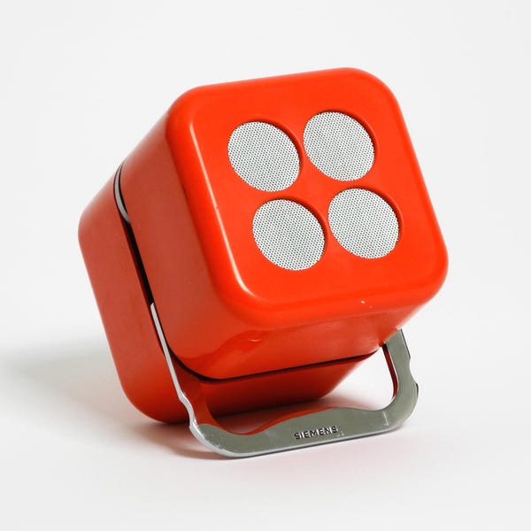 La legendaria radio naranja Cube de Dario y Mario Bellini para Siemens (1968) | RK 501 Alpha 2 | Diseño clásico, fabricada en Alemania.