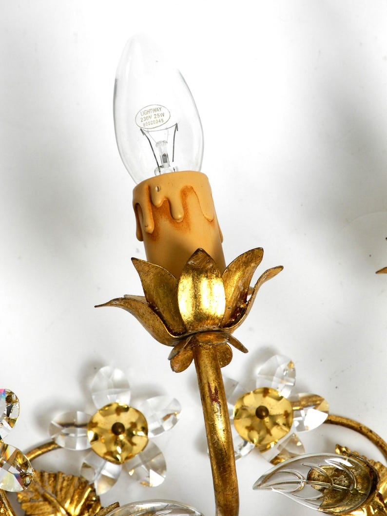 1980s large wide Italian gilt Florentine wall lamp with three sockets image 15