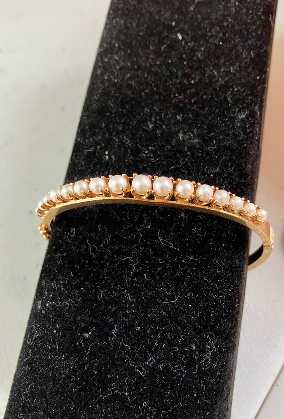 Vintage 14k Gold Sea Pearl Bangle Bracelet