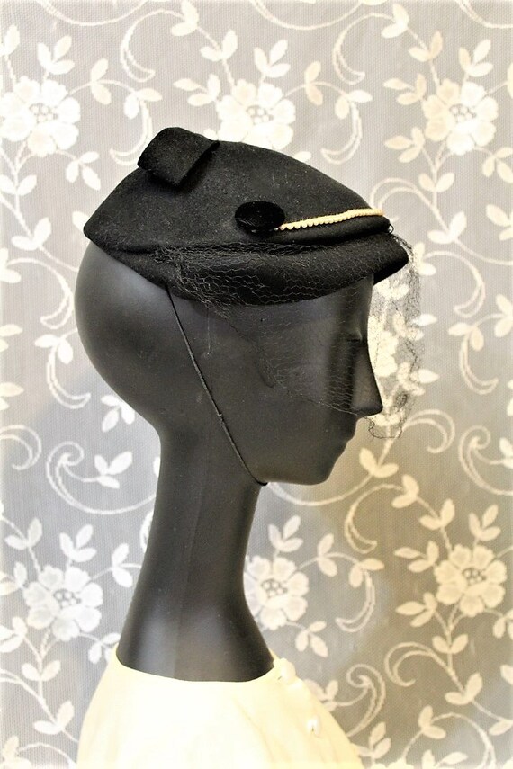 Hat Size 20 Mid Century Hats Winter Fall Feather Hat Tan Vintage Pillbox Hat Vintage 1950s Christine Original Black Brown Netting
