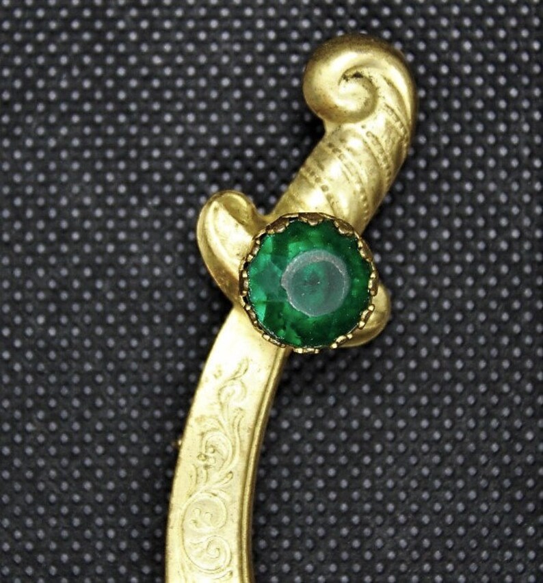 Vintage Scimitar Sword BROOCH-Saber-Dagger-Lapel Pin-Flower Crest-Faux Emerald Stone-Gold Tone-Old Costume Jewelry-Orphaned Treasure-O60519M