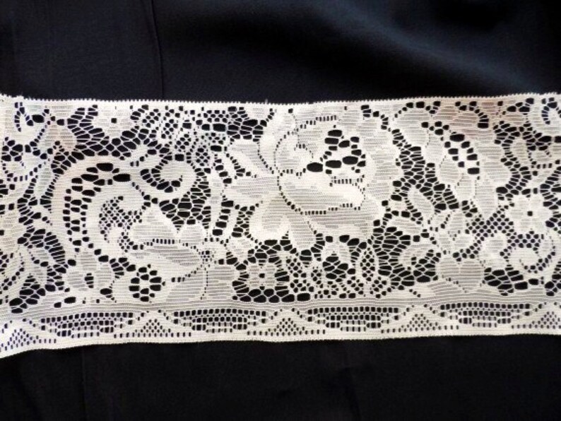 Lace TRIM-6 x 13/' Long-Crafting-Sewing-Shabby-Victorian Decor-Vintage Roll Rose Lace-Pillow-Sachet-Ivory-Orphaned Treasure-102416D