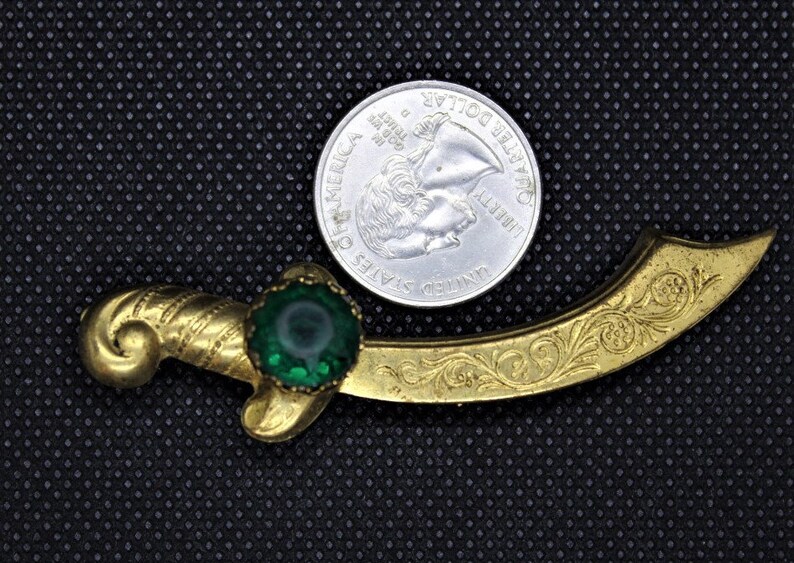 Vintage Scimitar Sword BROOCH-Saber-Dagger-Lapel Pin-Flower Crest-Faux Emerald Stone-Gold Tone-Old Costume Jewelry-Orphaned Treasure-O60519M