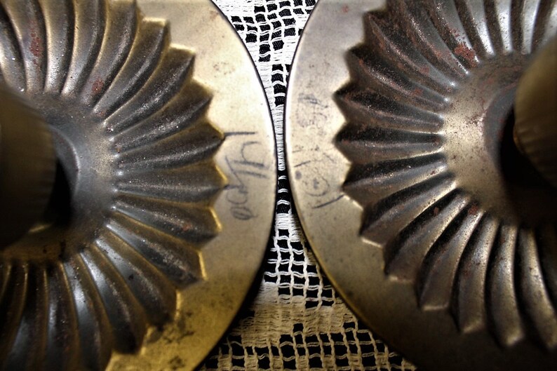 Vintage Metal CHAMBER CANDLESTICK Holders-Aged Patina-Taper Candle-Finger Handle-Country Bedroom Candle Dish-Orphaned Treasure-P012519D