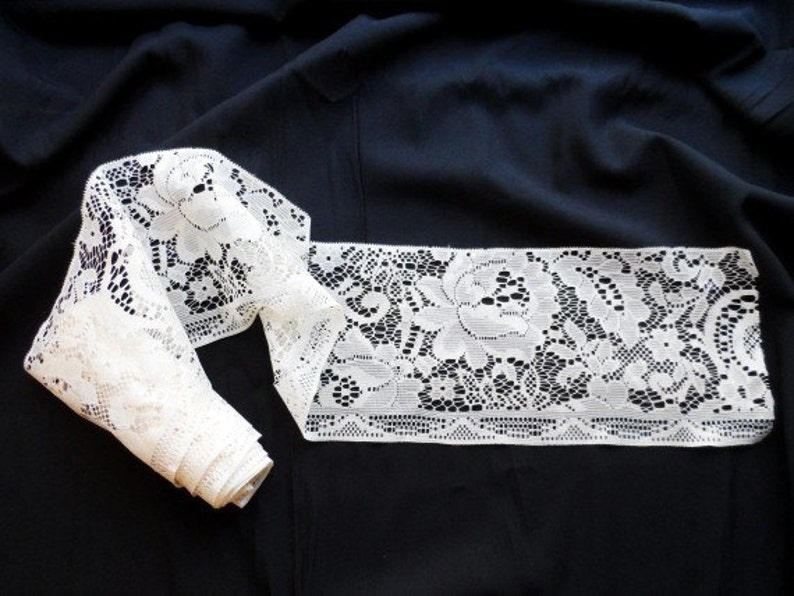 Lace TRIM-6 x 13/' Long-Crafting-Sewing-Shabby-Victorian Decor-Vintage Roll Rose Lace-Pillow-Sachet-Ivory-Orphaned Treasure-102416D