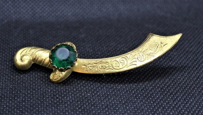 Vintage Scimitar Sword BROOCH-Saber-Dagger-Lapel Pin-Flower Crest-Faux Emerald Stone-Gold Tone-Old Costume Jewelry-Orphaned Treasure-O60519M