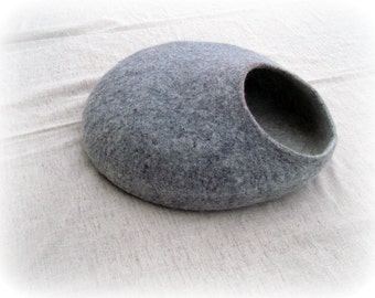 Cat bed/cat cave/cat house/Gray with white stylish felted cat cave