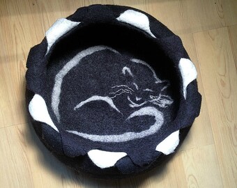 Cat bed/Black-white flower felted cat bed/cat house/ stylish felted cat bed/ any colors