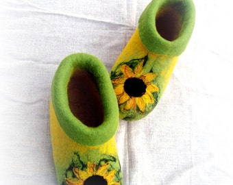 Felt Slippers Women  Wool Home Shoes with Sunflowers Women slippers Handmade slippers Woolen clogs Valenki