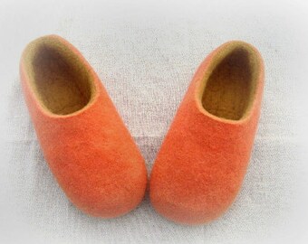 Felted Slippers Wool Home Shoes Peach Women Wool Home Shoes   Mens lippers Handmade slippers Woolen clogs Valenki