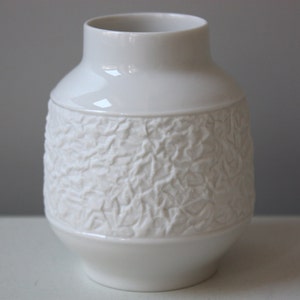 Small Vase Hutschenreuther / white bisque / glazed porcelain, Germany, Design &quot;Achtziger&quot; 60s, 70s vintage