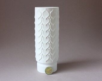 AK Kaiser bisque vase white Vintage, matte porcelain, leaves hearts flower vase, Germany 70s, Mid Century, home decor, wedding gift wife