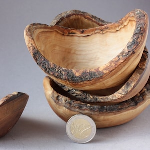 Olijfhouten kom, sieradenkom, ringkom, zeepbakje, kleine houten antipastikom, rustieke houten kom