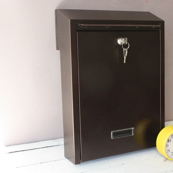 Alter Briefkasten Emaille braun Vintage, schlichter Retro Metallbriefkasten, geradlinige Post Box, Haus Deko, Wanddeko, Germany 60er 70er