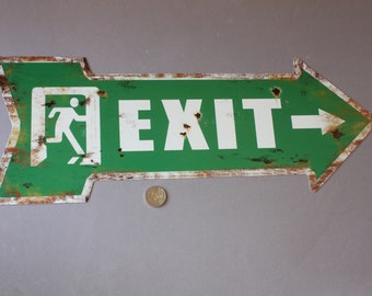 Exit sign rustic arrow Shabby, door sign Vintage style, wall hanging rectangular, wall plaque white black, nostalgic, green white