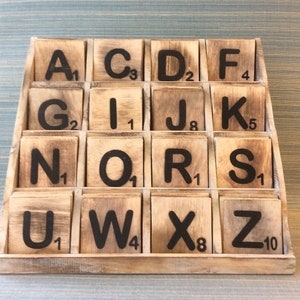 12 letras 6 cm x 6 cm de madera Scrabble, letras de madera automezcladas, azulejos, decoración de la pared, mensaje personal, regalo, alfabeto de nombre de los niños