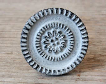Iron door knob Shabby, drawer pull, flower shape, upcycling home decor, floral rustic