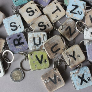 1 llavero 2,5 cm Scrabble madera, letra rústica letras de madera, caracteres especiales, personajes, mensaje personal regalo