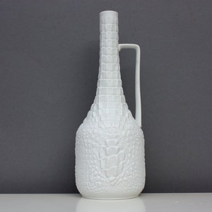AK Kaiser Germany bisque vase, porcelain home decor white, crocodile reptile relief Op-Art, 261 handle, 70s image 1