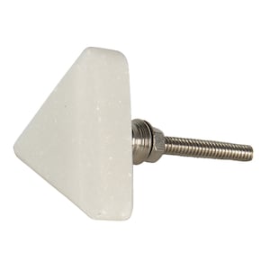 Può includere: Pomo per cassetti triangolare in marmo bianco con una vite in metallo argentato.