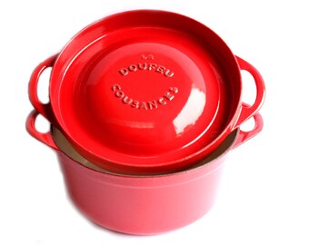 LA DOUFEU COUSANCES French cook pot, Vintage roaster cast iron, round casserole, dish red, enamel cookware, pan 30s 40s France, gift foodie