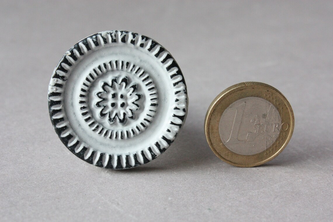 4 graue Knäufe shabby Eisengriffe Möbelgriffe Möbelknäufe | Etsy