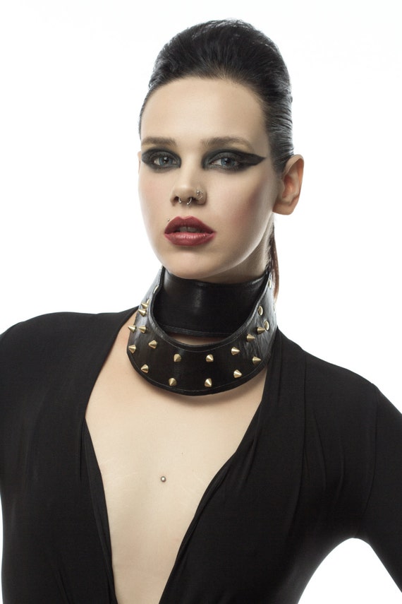 studded neck collar