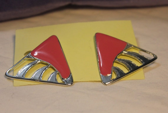 Vintage 1980's Enamel Pink Triangle Earrings - image 2