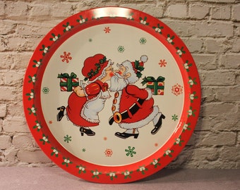 Mr. and Mrs. Santa Claus Kissing Metal Serving Cookie Tray Platter/Tray 1980"s 12.75"