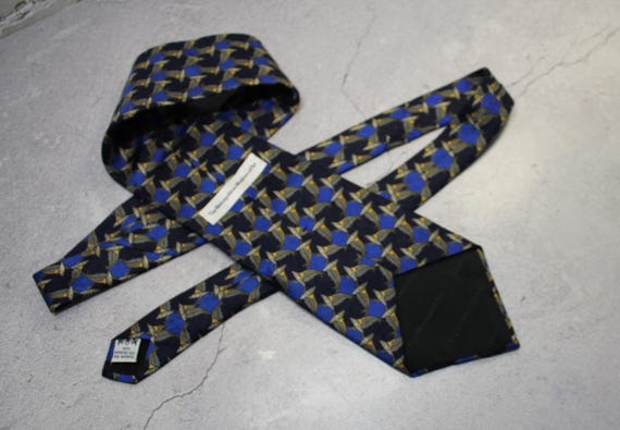 Vintage Tie. Metropolitan Museum Or Art. Graduation Gift, Fathers Day Gift. The Met Men's Formal Accessory. View 5
