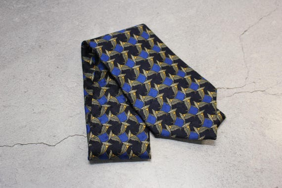 Vintage Tie. Metropolitan Museum Or Art. Graduation Gift, Fathers Day Gift. The Met Men's Formal Accessory. View 3