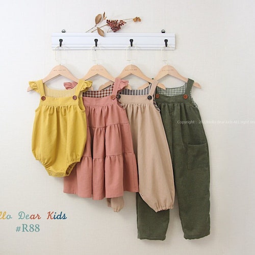 R88/Baby- und Kinder-PDF-Schnittmuster/A4 (Letter), A0-Format/Mehrlagiges Schnittmuster/4-teiliges Set: Kleid, Hose, Strampler/Größen: 3 Monate bis 12 Jahre