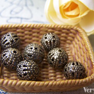 50 pcs of Antique Bronze Filigree Ball Spacer Beads Size 8mm A1972 image 2