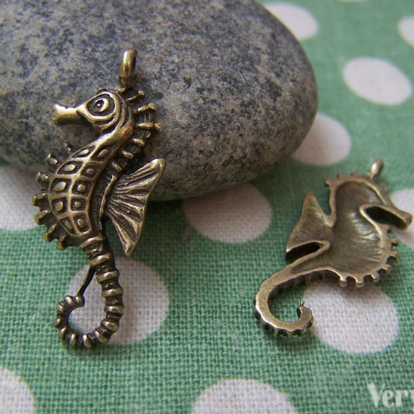 10 pcs Antique Bronze Seahorse Charms 12x26mm A3401