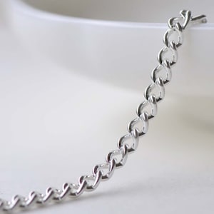 16ft (5m) de Silver Steel Curb Chain Link Taille 2.8mm A8632