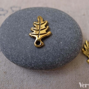 20 pcs Antique Gold Leaf Charms 9x15mm A7475