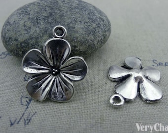 10 stuks antieke zilveren bloem charmes 17x19mm A1058